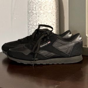 Reebok Black Classic Shoes size 8